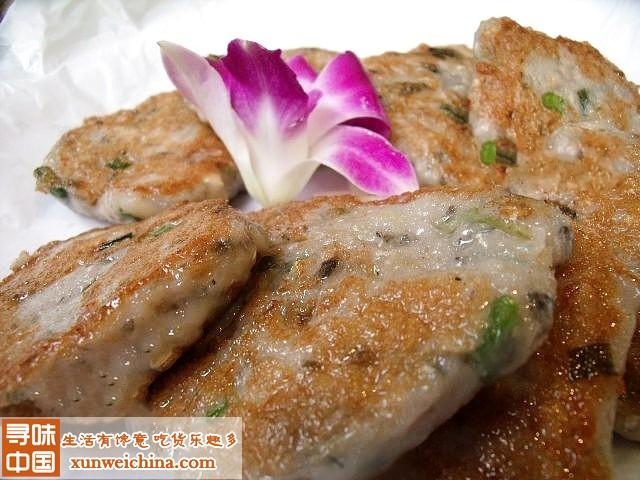 顺德凤厨 的#香煎鱼饼# :每桌必点的菜,不会太焦,软软qq的,很香很香