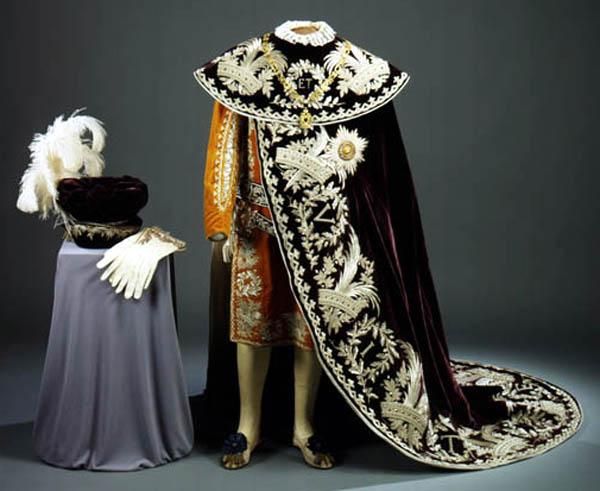 拿破仑皇帝加冕为意大利国王时所穿的加冕礼服