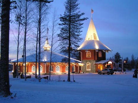 【圣诞老人村santa claus village】位在芬兰城市rovaniemi罗瓦涅米