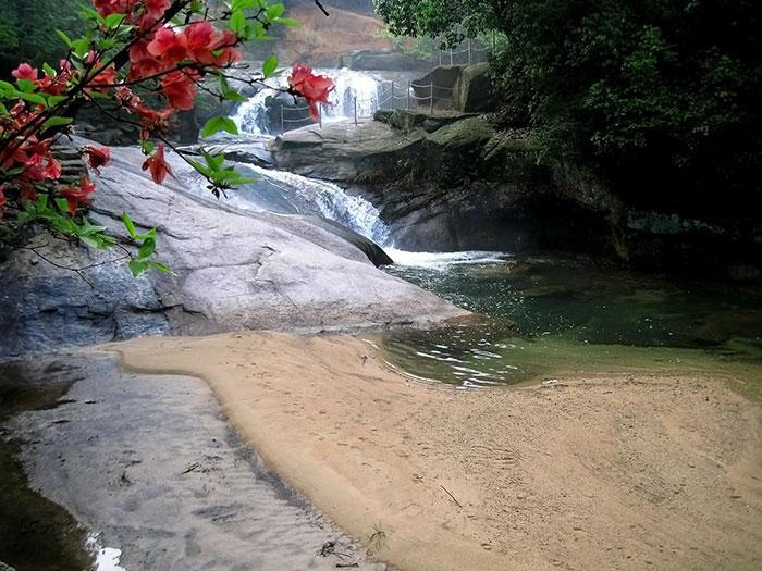 目连山森林公园大峡谷