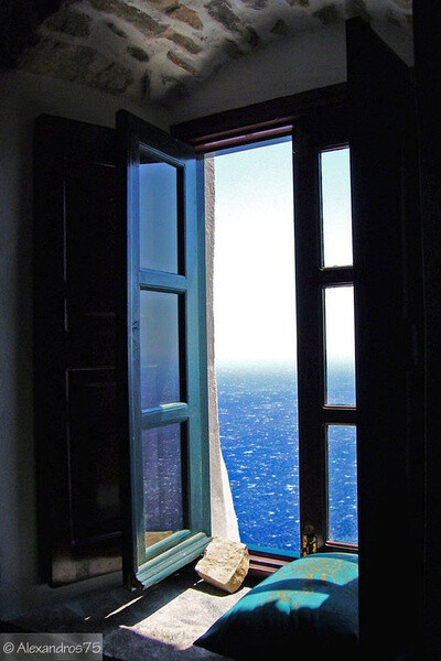 推开窗就是蓝蓝的海