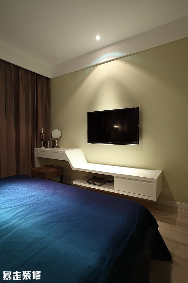 卧室里的电视背景墙装修效果图 简约挂墙式电视柜 - 1.