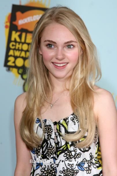 安娜索菲亚·罗伯 (annasophia robb) 1993年出生于美国科罗拉多州的