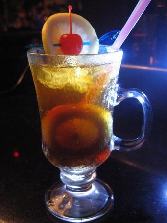 【鸡尾酒】长岛冰茶(long island iced tea)——由金酒,郎姆酒,伏特加