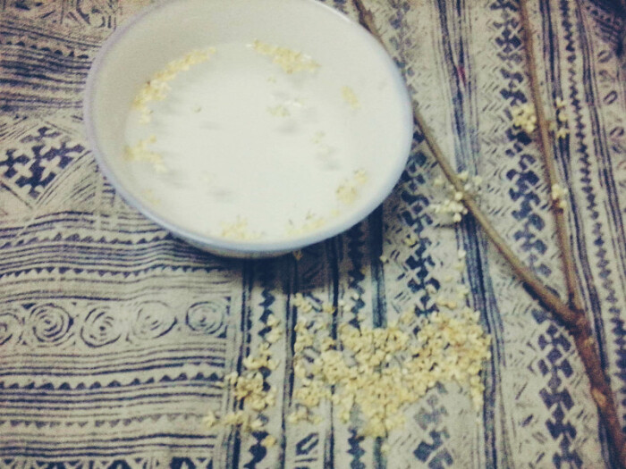 春雨惊春清谷天,夏满芒夏暑相连。秋处露秋…