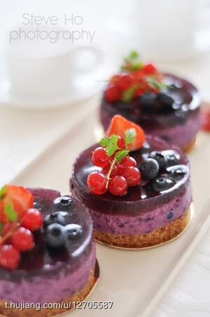 mini blueberry cheesecakes