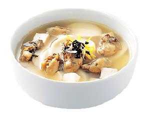 韩国最典型的美食要数年糕汤了。据说年初…-