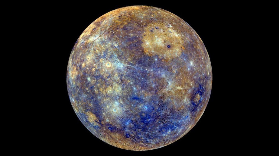 这是一张增强色彩之后的水星全球图像,由美国信使号水星轨道器获得的