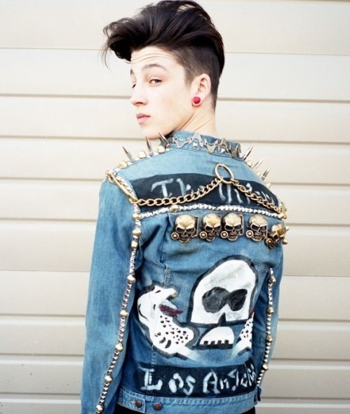 阿什·斯戴梅斯特 (ash stymest) 的成名十分幸运,他是hedi slimane