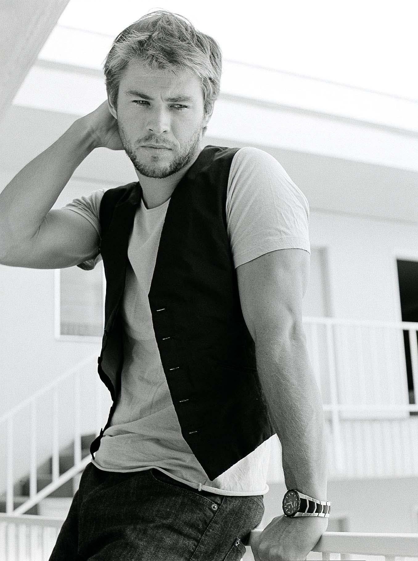 chris hemsworth