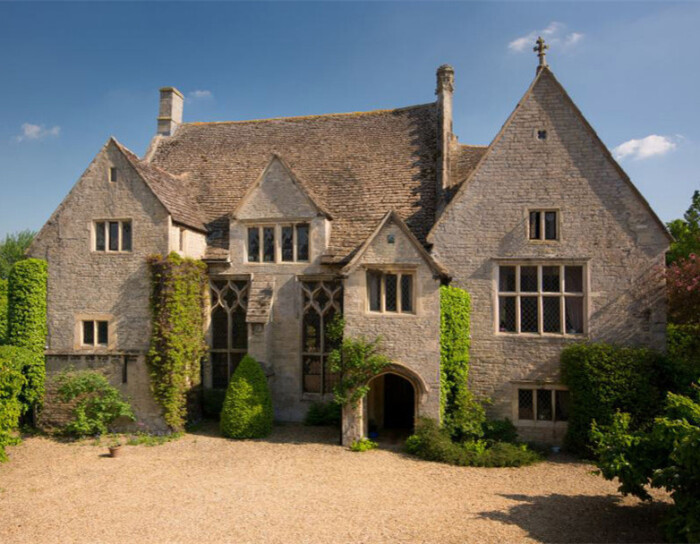 英国诺斯伯勒庄园始建于1333年到1336年之间,由世界著名庄园设计师