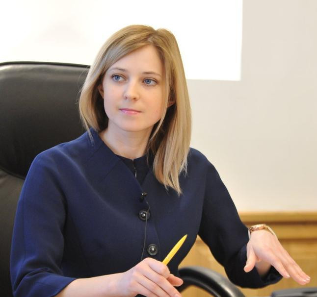 33岁的克里米亚新任总检察长娜塔莉亚·波克隆斯卡娅有点像朱迪福斯特
