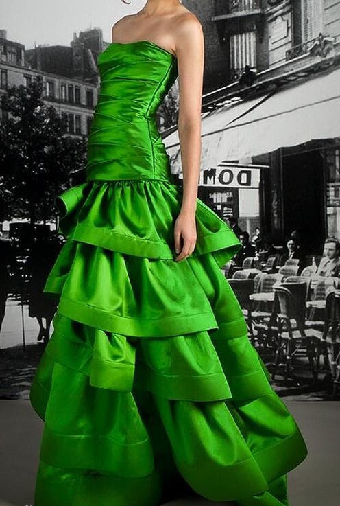 绿色婚纱礼服
