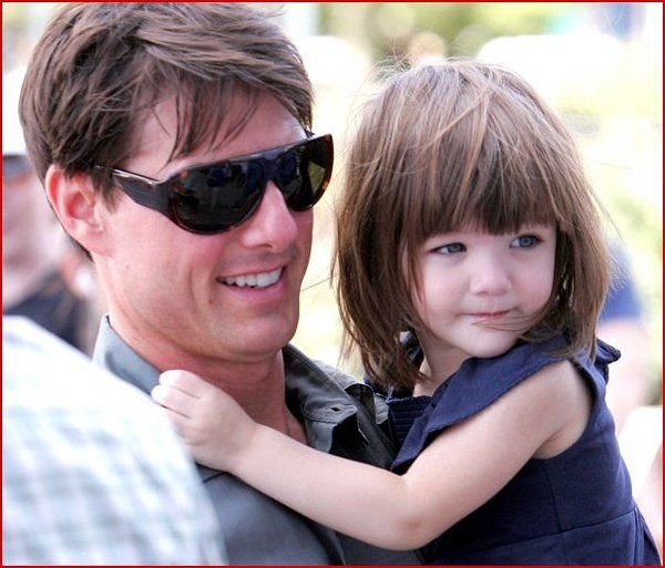 汤姆·克鲁斯 tom cruise 和他的女儿 苏瑞·克鲁斯 suri cruise