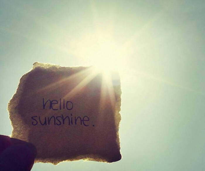 带有sunshine图片,sunshine唯美图片 尽管背对着太阳,我也会发现耀眼的阳光~ to be sunshine