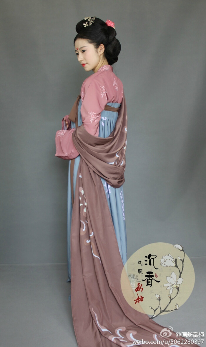 【沉香画舫汉服】芙蓉子 齐胸襦裙 http://t.cn/rv4psoj