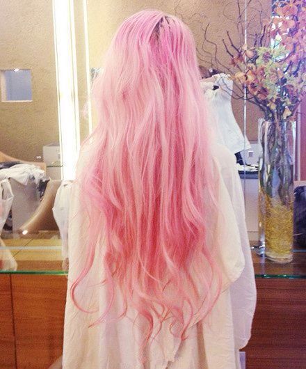 长长的粉色头发 浅浅.