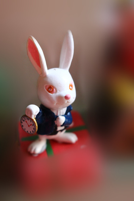 爱丽丝梦游奇境:兔子先生