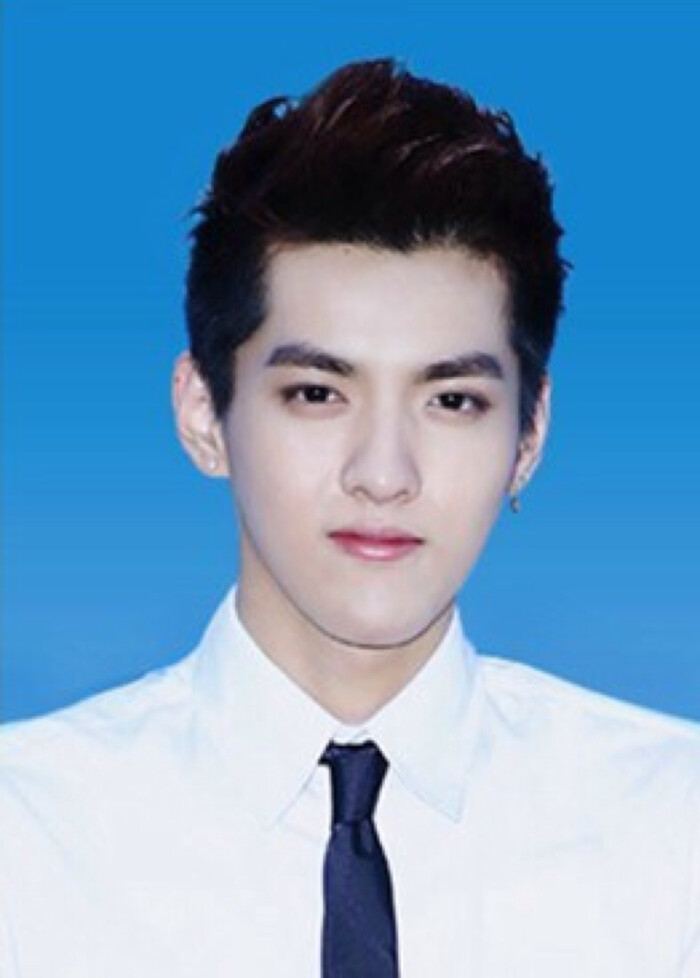 exo 证件照 吴亦凡 kris快把男朋友装进钱包里