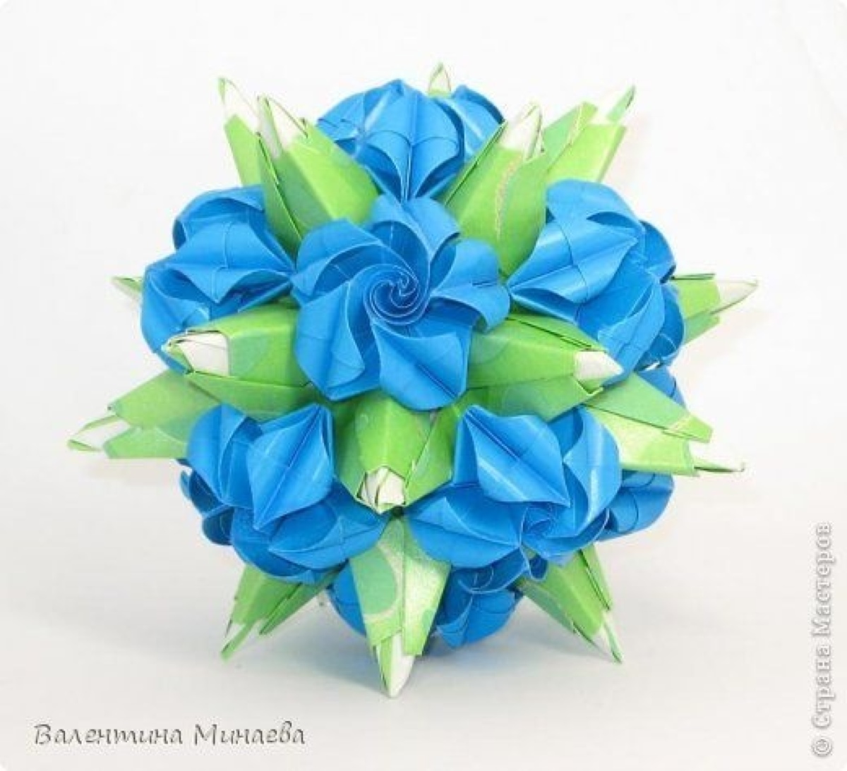 手工达人的折纸手作:美丽花球