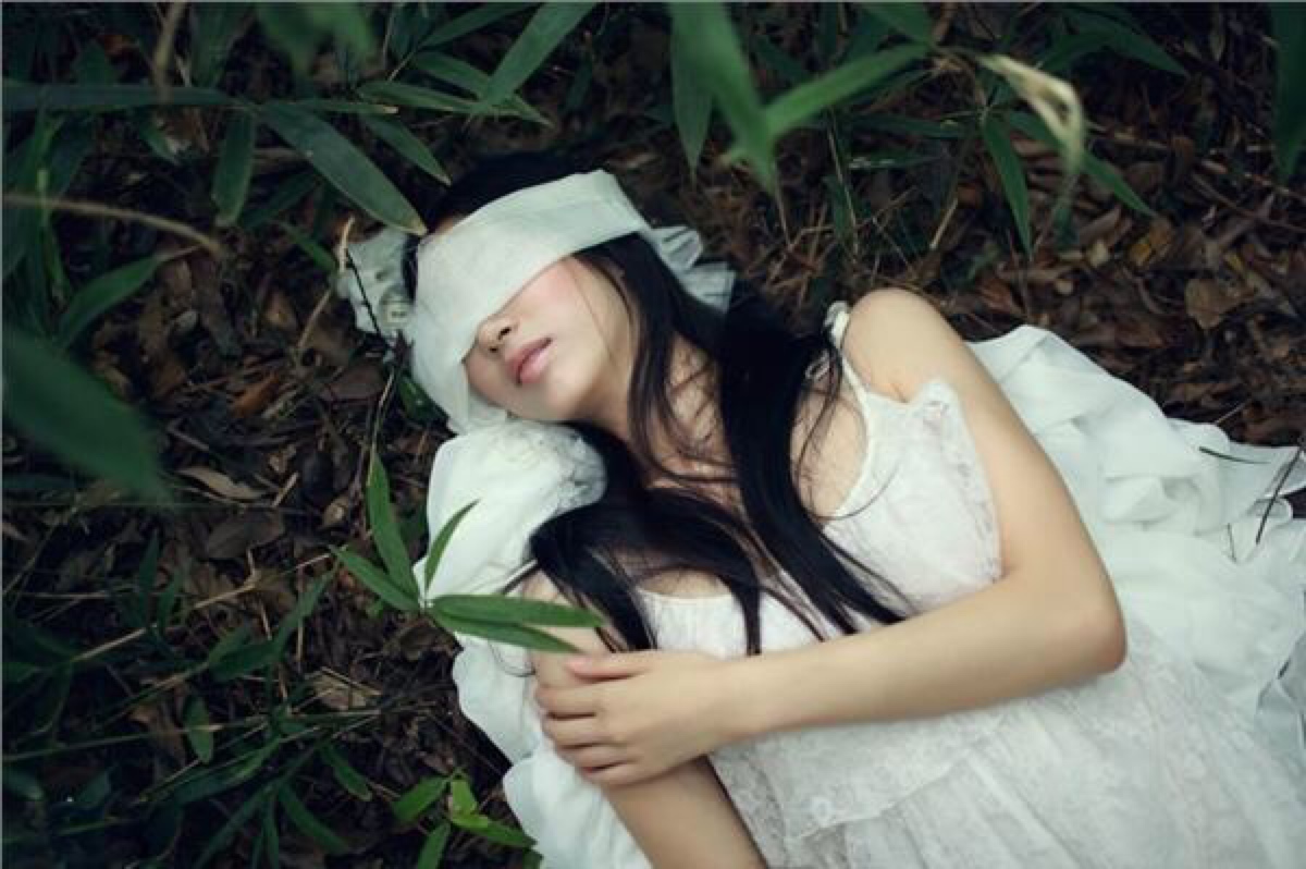 阳光明媚的森系女子