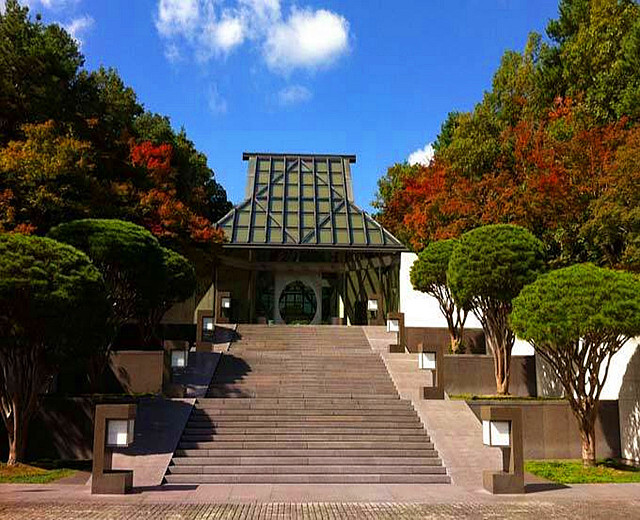美秀美术馆是位于日本滋贺县甲贺市的私立美…