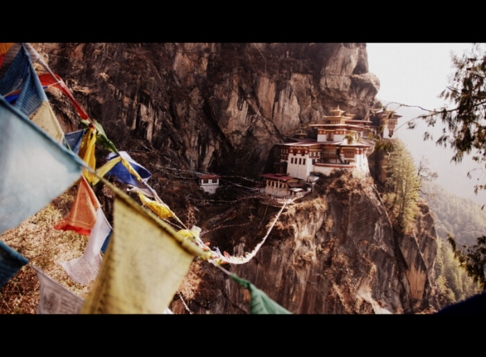 虎穴寺(taktshang goemba)是不丹国内最神圣的佛教寺庙,被誉为世界