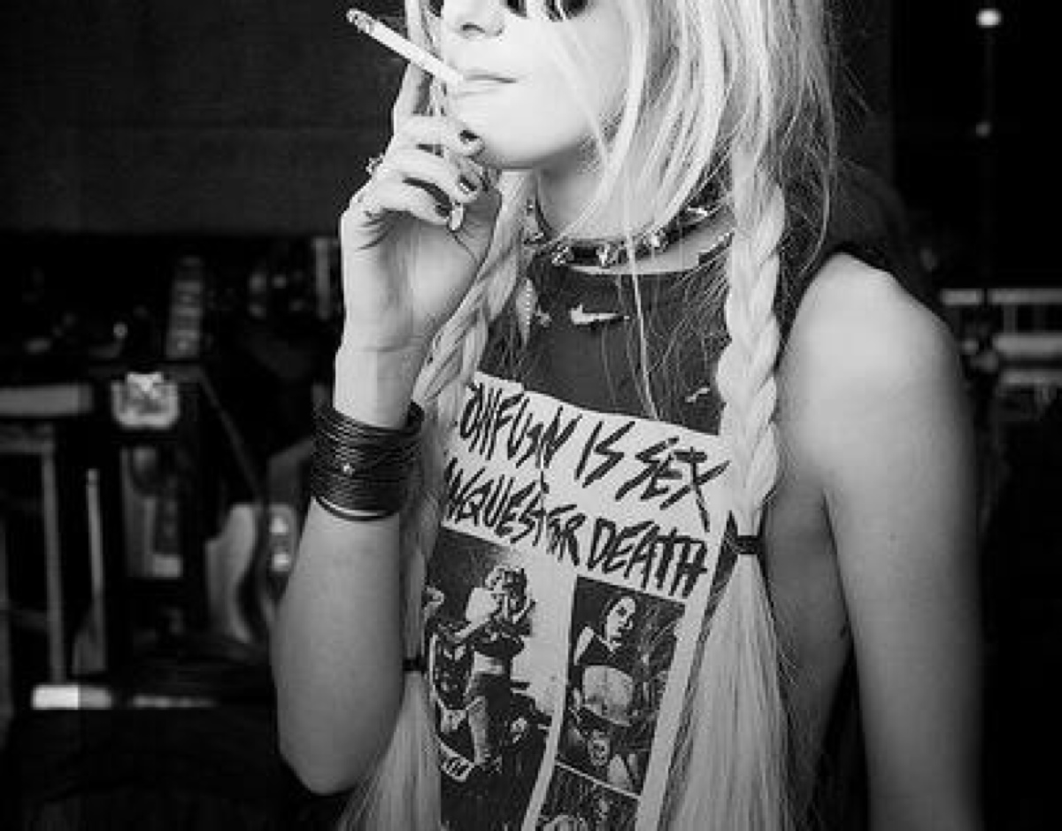 taylor momsen from the pretty reckless