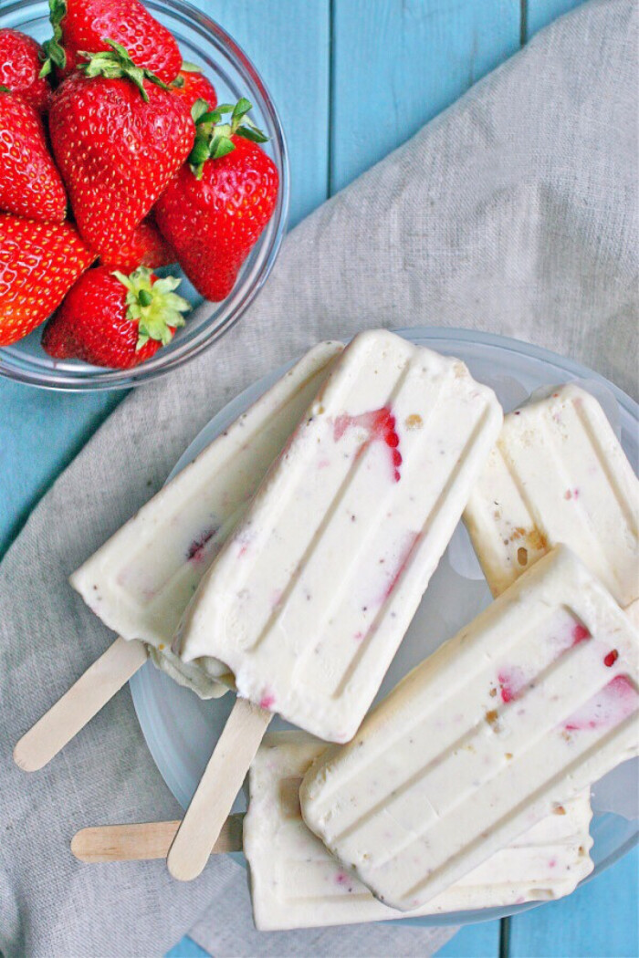草莓牛奶冰棒