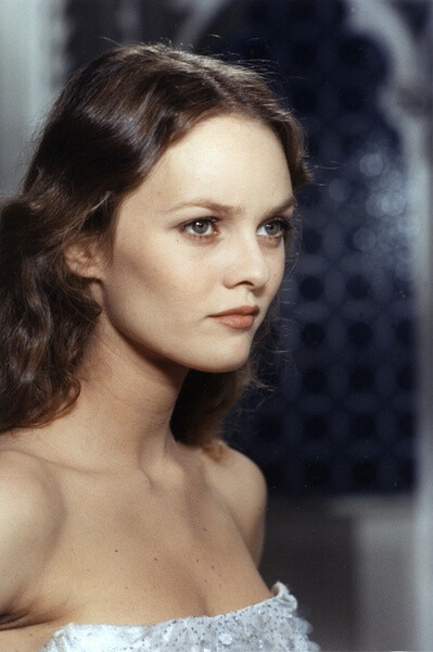 唯一的普嫂凡妮莎·帕拉迪丝 vanessa paradis