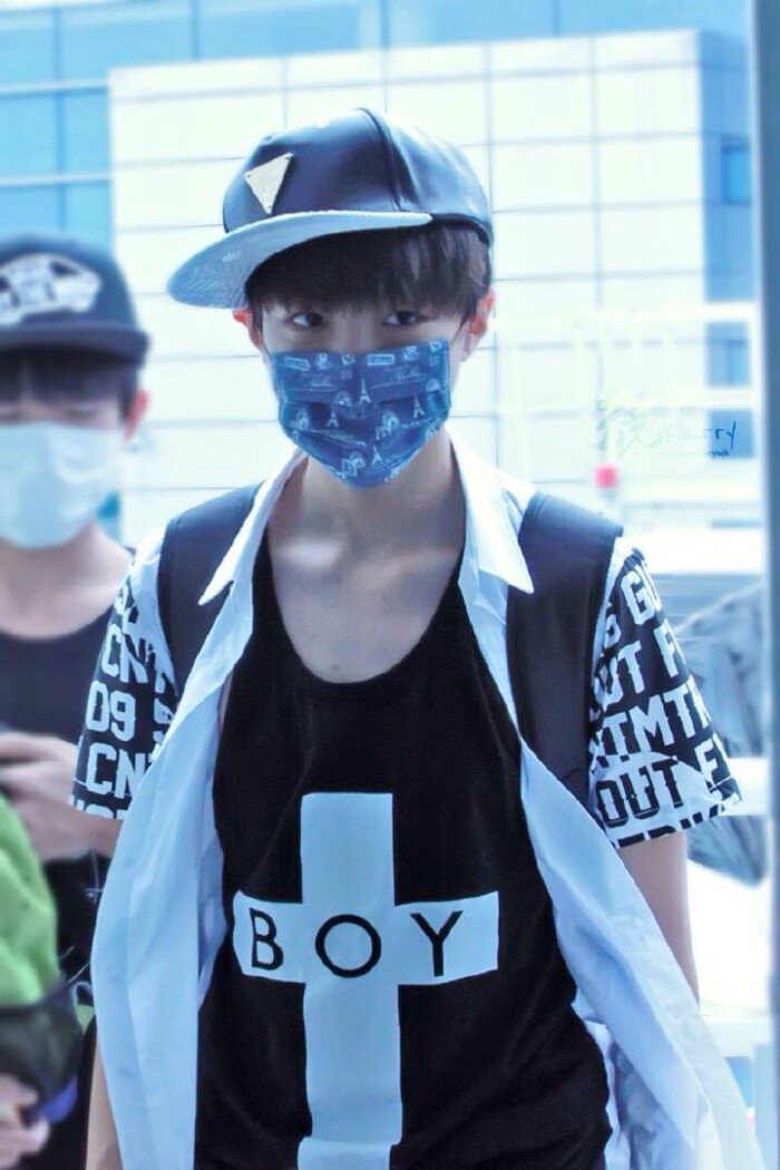 tfboys 王俊凯 锁骨
