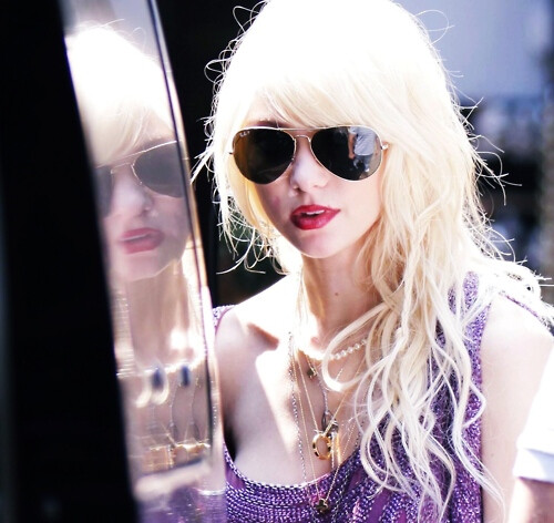 taylor momsen