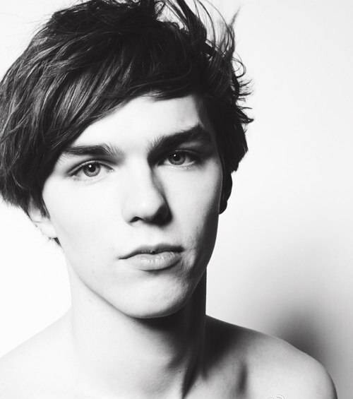 尼古拉斯·霍尔特 nicholas hoult