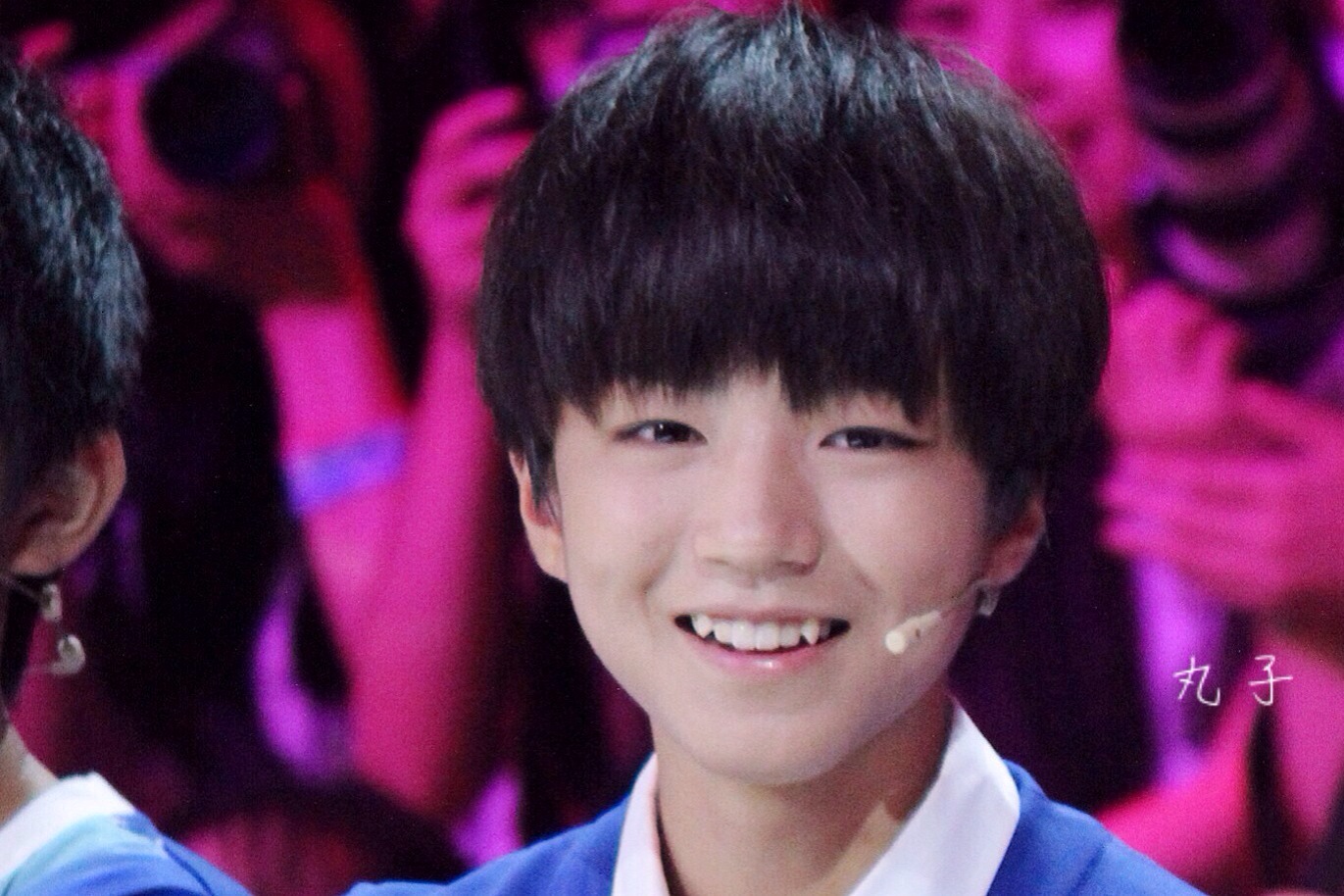 tfboys王俊凯 王俊凯 140828年代秀录制高清图 cr.logo