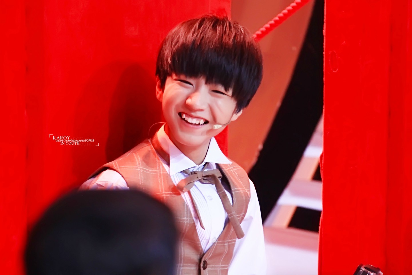 tfboys王俊凯 王俊凯 140828年代秀录制高清图 cr.logo