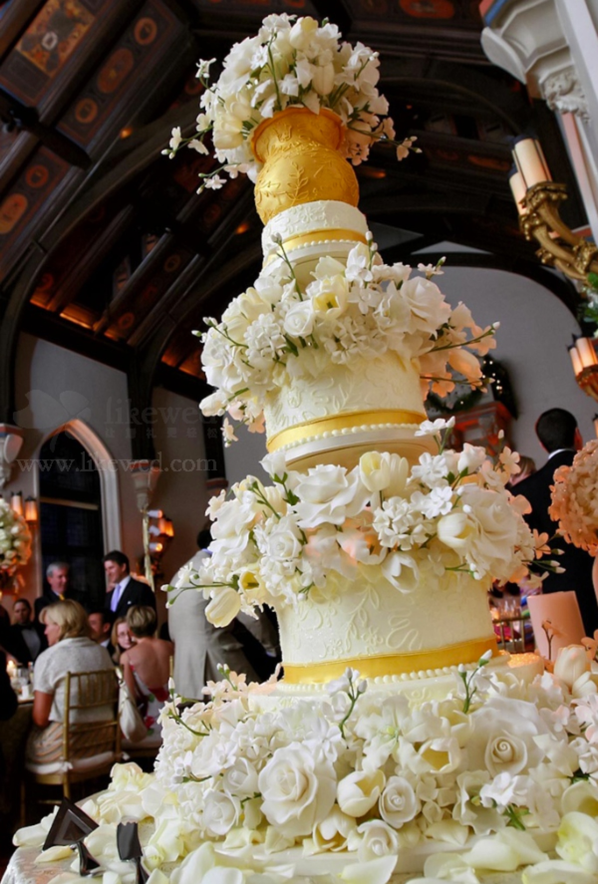 婚礼上的巨无霸,那些华丽丽的多层翻糖婚礼蛋糕!