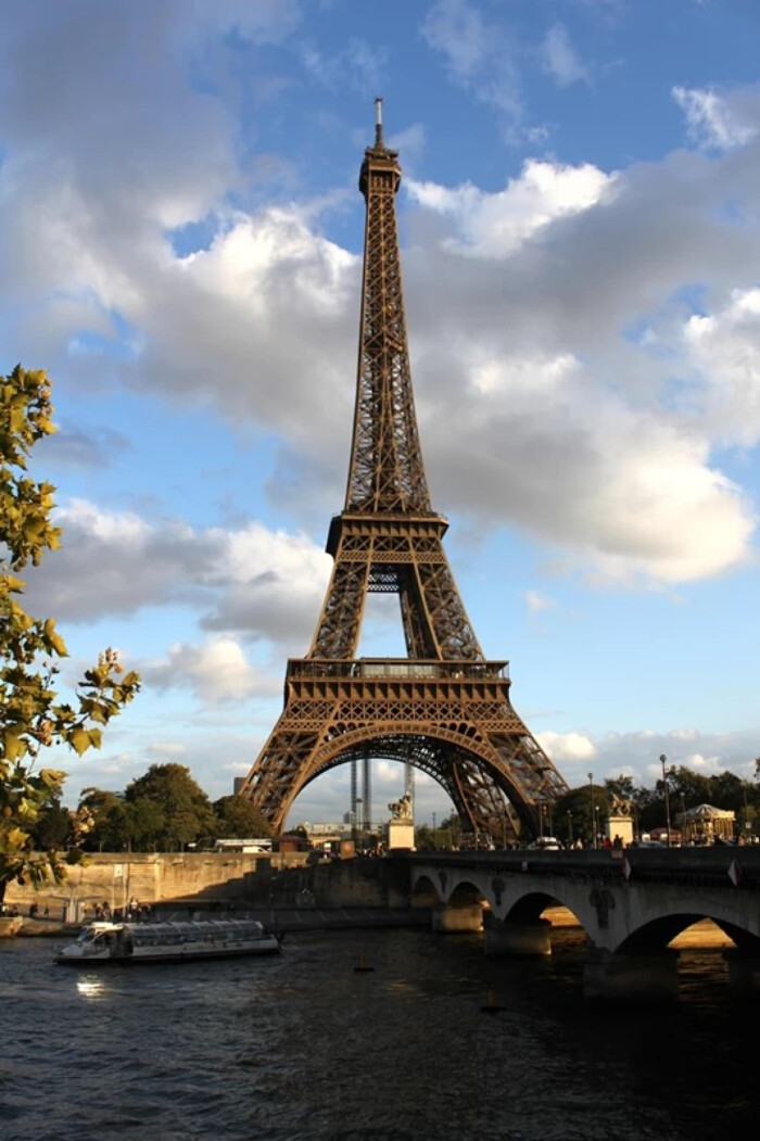 la tour eiffel