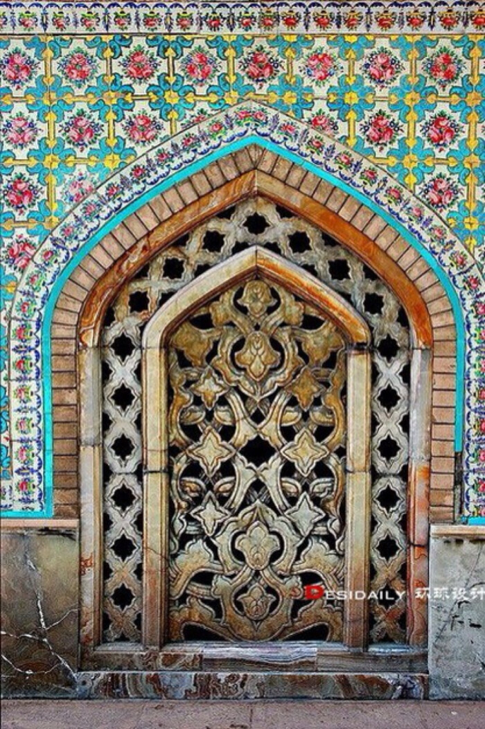 导言:摩洛哥位于非洲的最北端,信奉伊斯兰…-堆