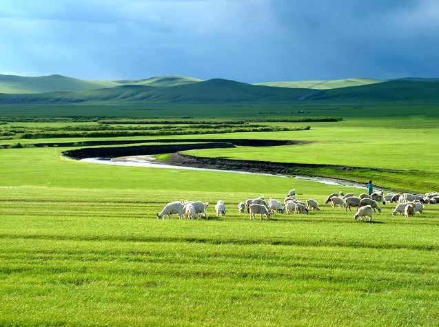 希拉穆仁蒙古语意为"黄河"希拉穆仁草原旅游俗称"召河",因在希拉穆仁