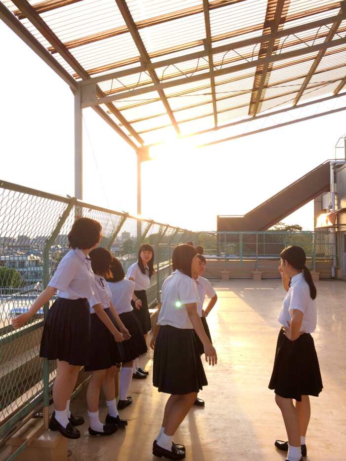 看日剧就知道日本学生有多喜欢天台那个地方了