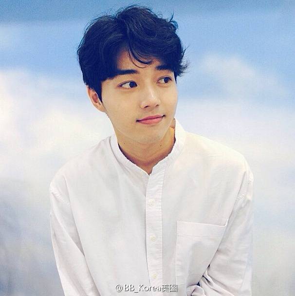 男生 头像 白衬衣 大图 背景图 小清新