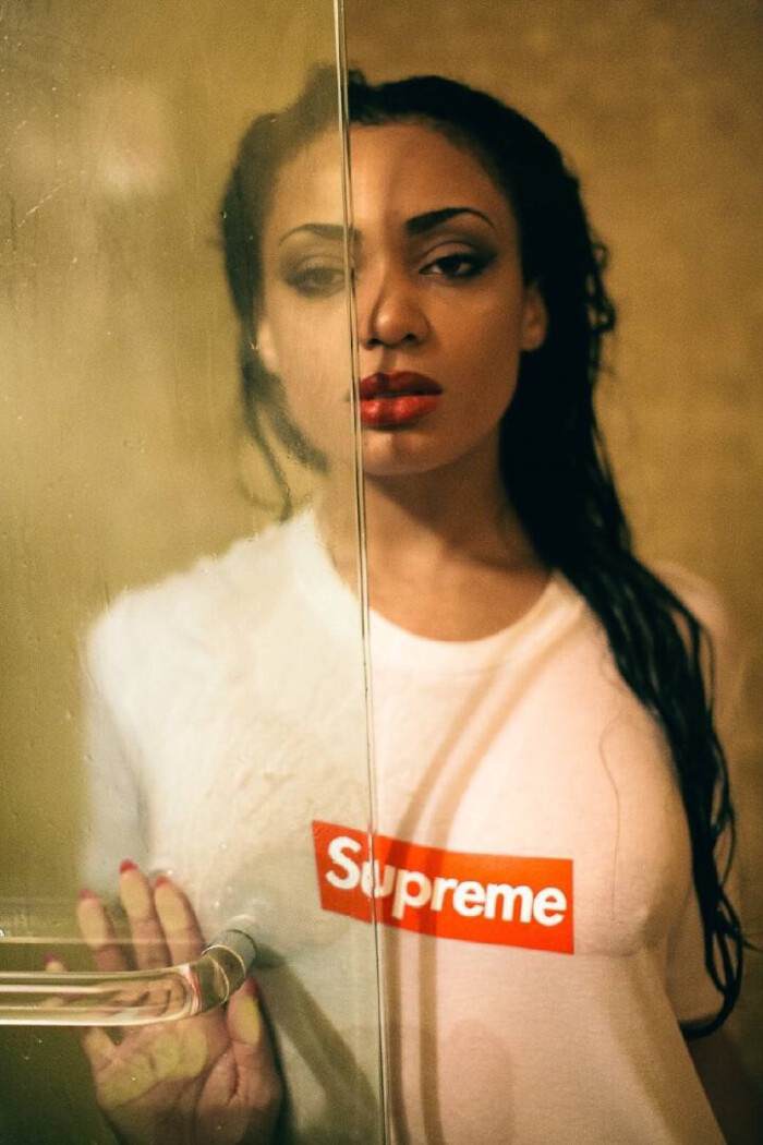 tag:欧美 意境 幻想 纹身 性感 色彩 supreme fit:手机壁纸 头像 封面