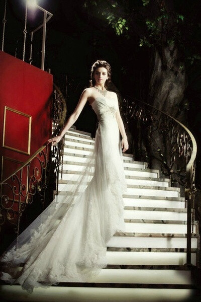 最美的婚纱,最美的新娘——致 红毯上的你