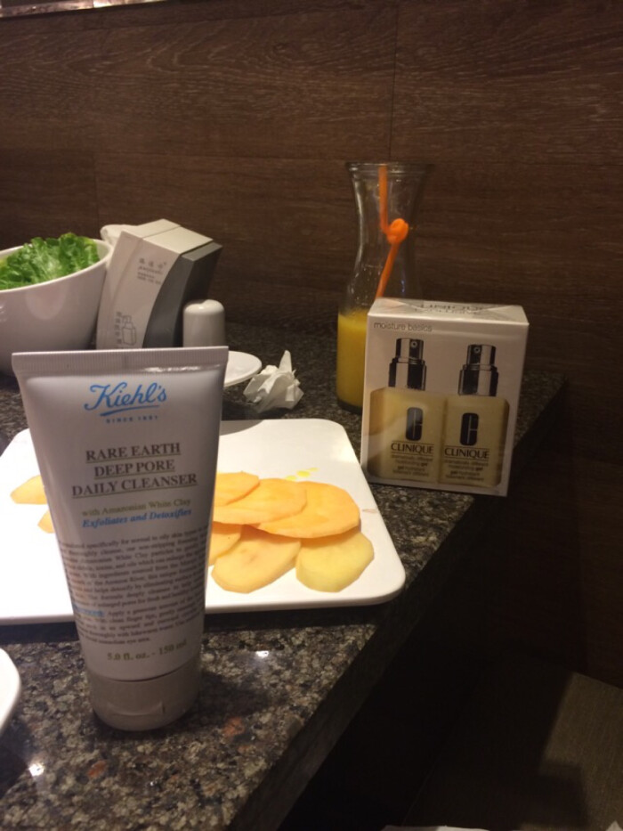 契尔氏白泥清洁洗面奶,倩碧小黄油两瓶装…-堆