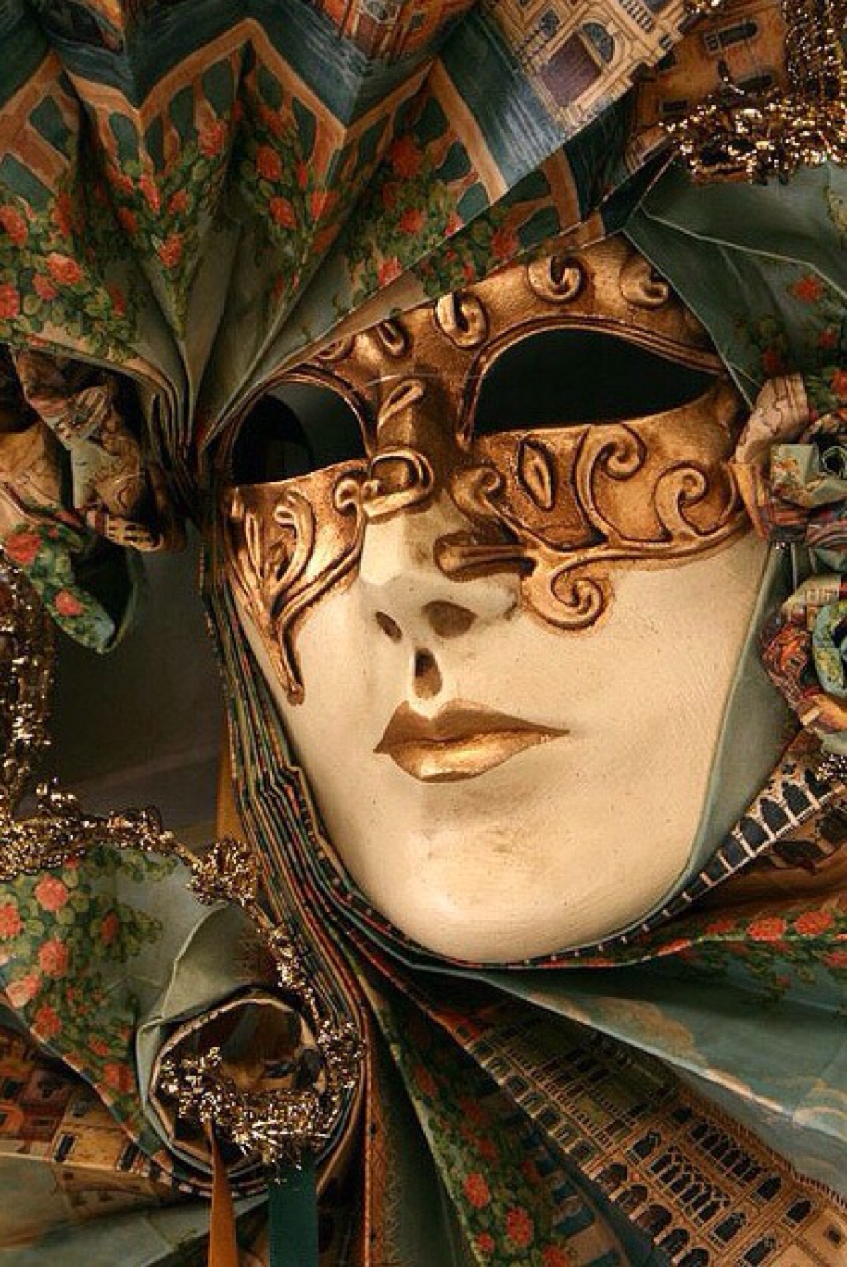 【威尼斯面具】生活中,每个人都有属于自己的一个面具,你会给自己带上