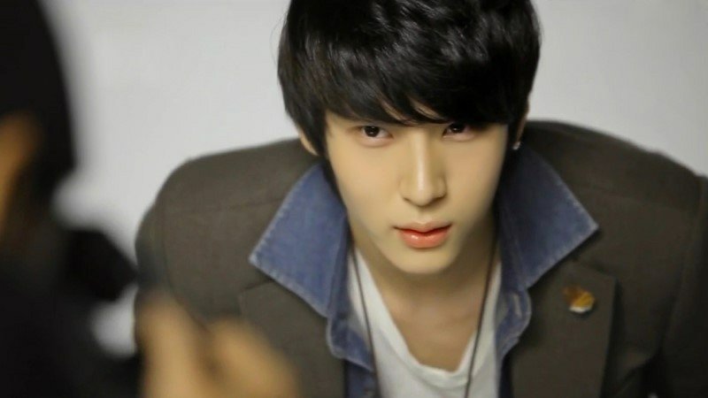 vixx leo