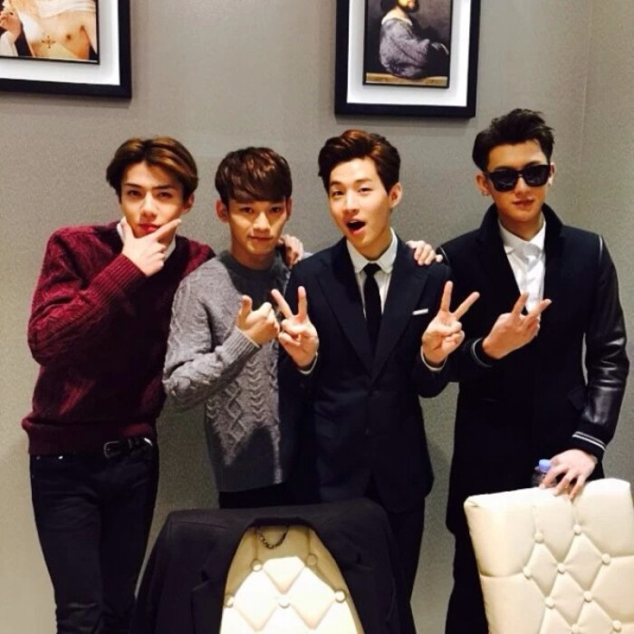 吴世勋sehun 金钟大chen henry 黄子韬tao