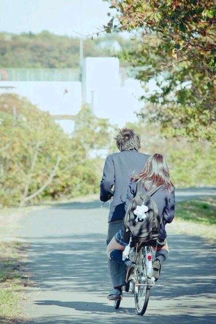 情侣骑自行车浪漫图片,骑单车头像,幸福单车,男生骑单车带女生等图片