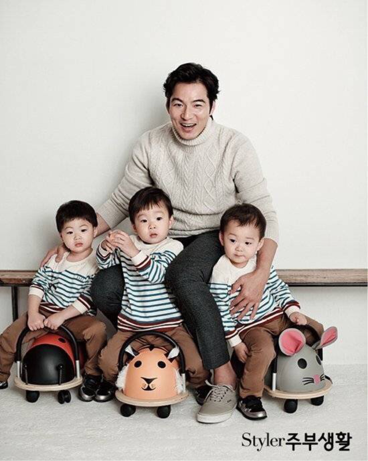 宋一国带着三胞胎儿子大韩,民国,万岁三人参加#超人回来了# ,三胞胎真