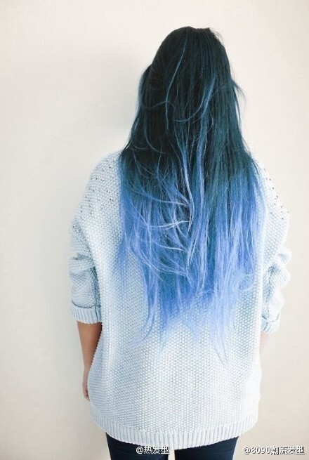 唯美渐变蓝色染发